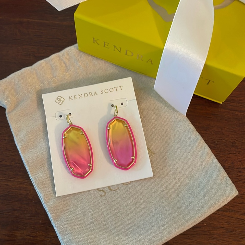 Kendra Scott Gold Elle Enamel earrings in sunset ombre illusion